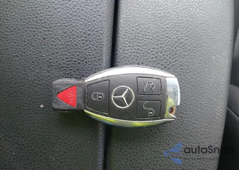 2012 Mercedes-Benz C 300 Luxury 4Matic/Sport 4Matic из США, поврежденный, VIN WDDGF8BB6CR192704